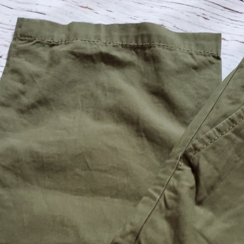 🆕️ GAP Boy's Green Cargo Bottoms with Relaxed Fit - Picture 5 of 8